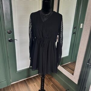 Elegant Black Lace Sleeve Dress